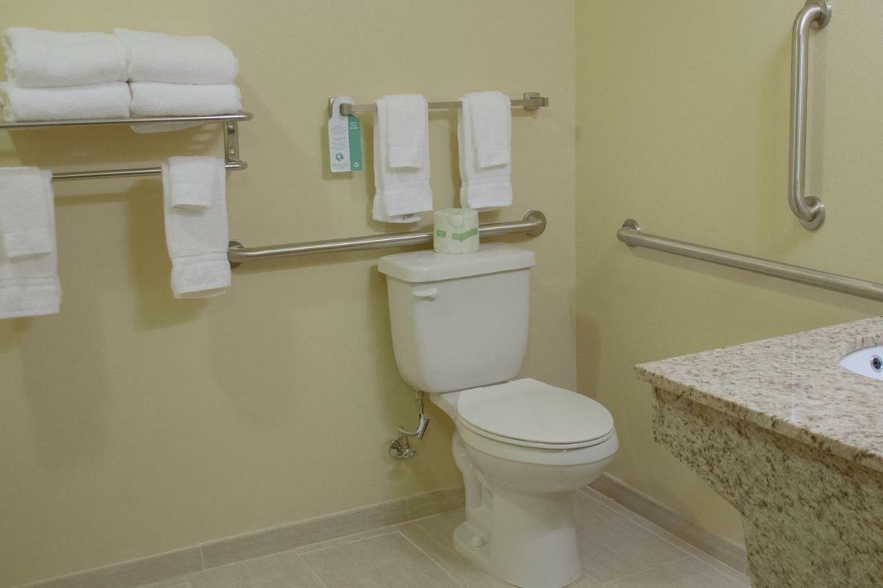 Cobblestone Inn And Suites - Eaton Kültér fotó